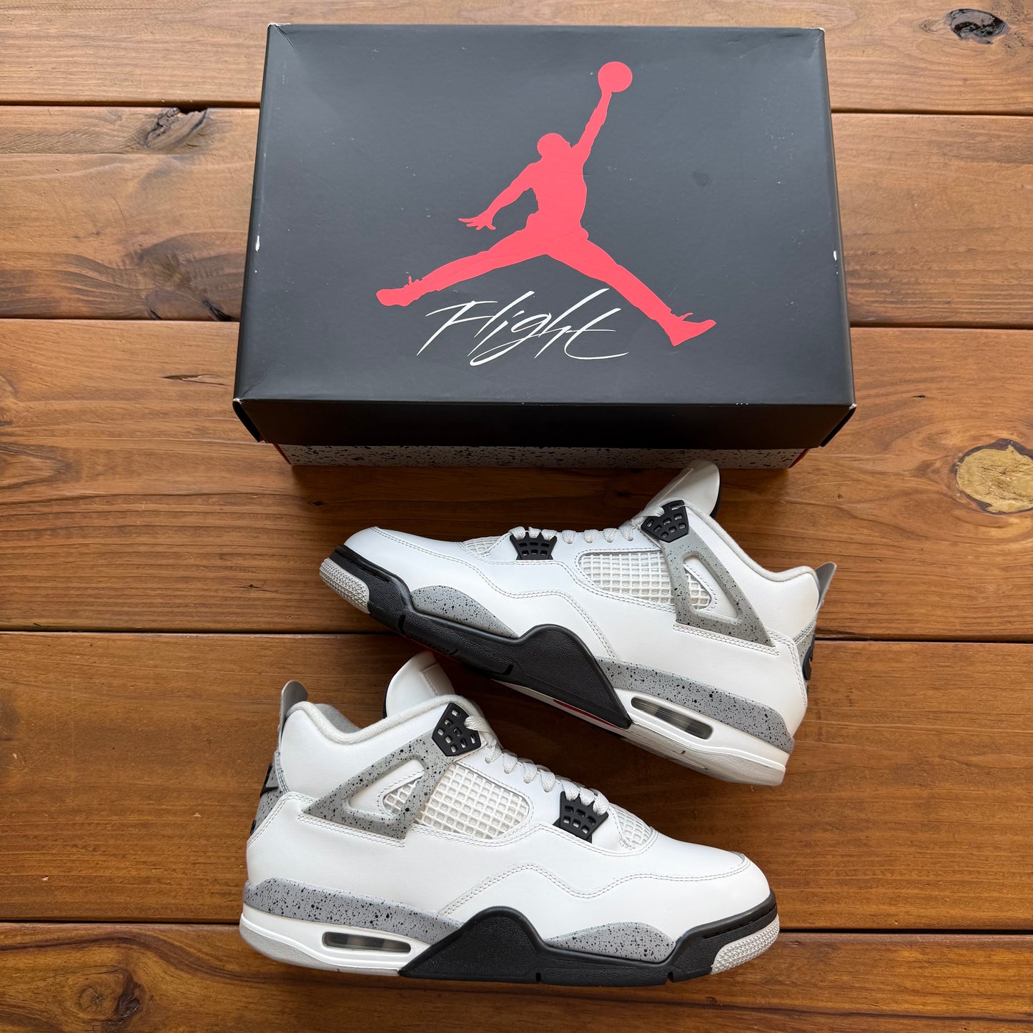 Talla 11 - Jordan 4 Retro OG 'White Cement' 2025 (Usado)