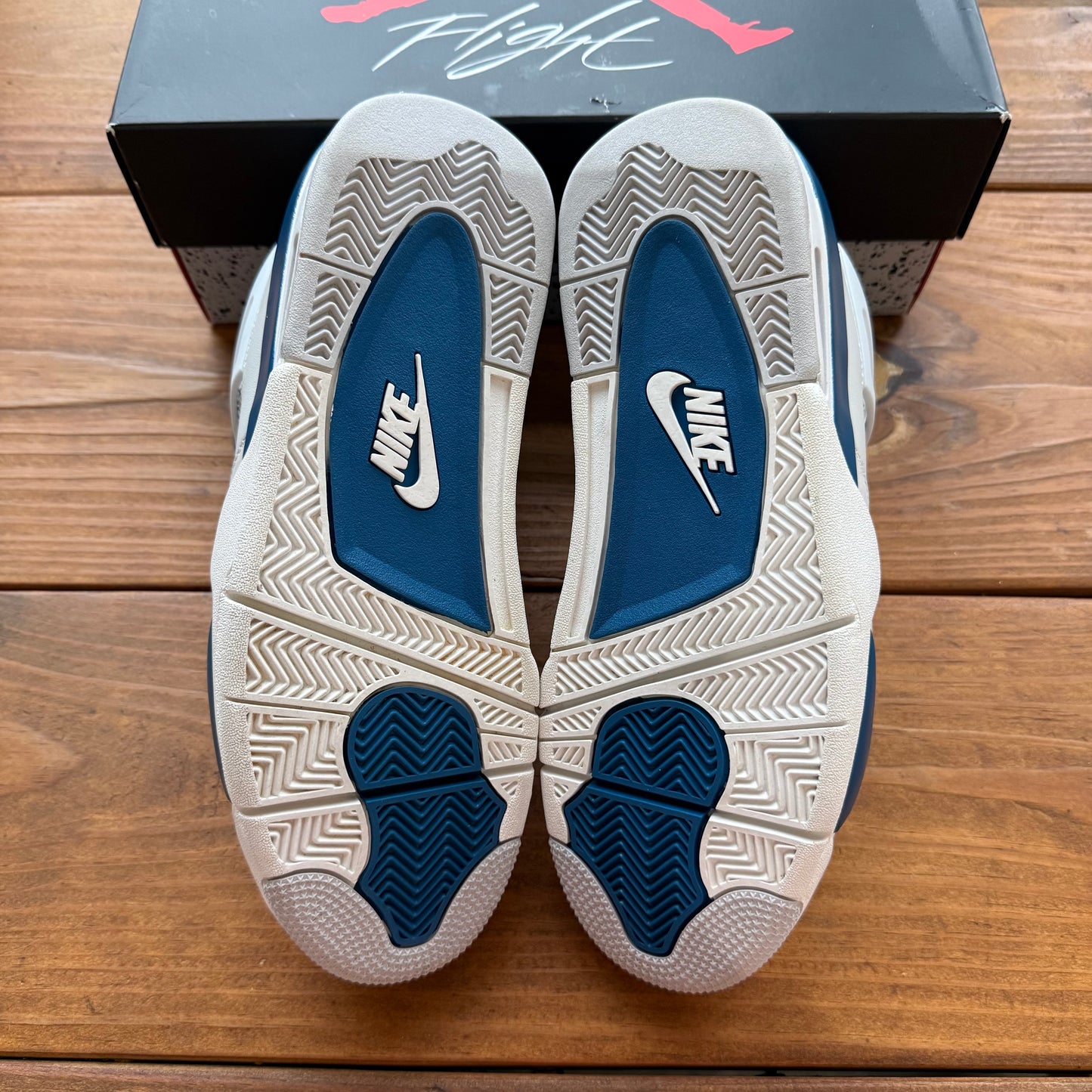 Size 9 - Jordan 4 Retro 'Military Blue' 2024 (Used)