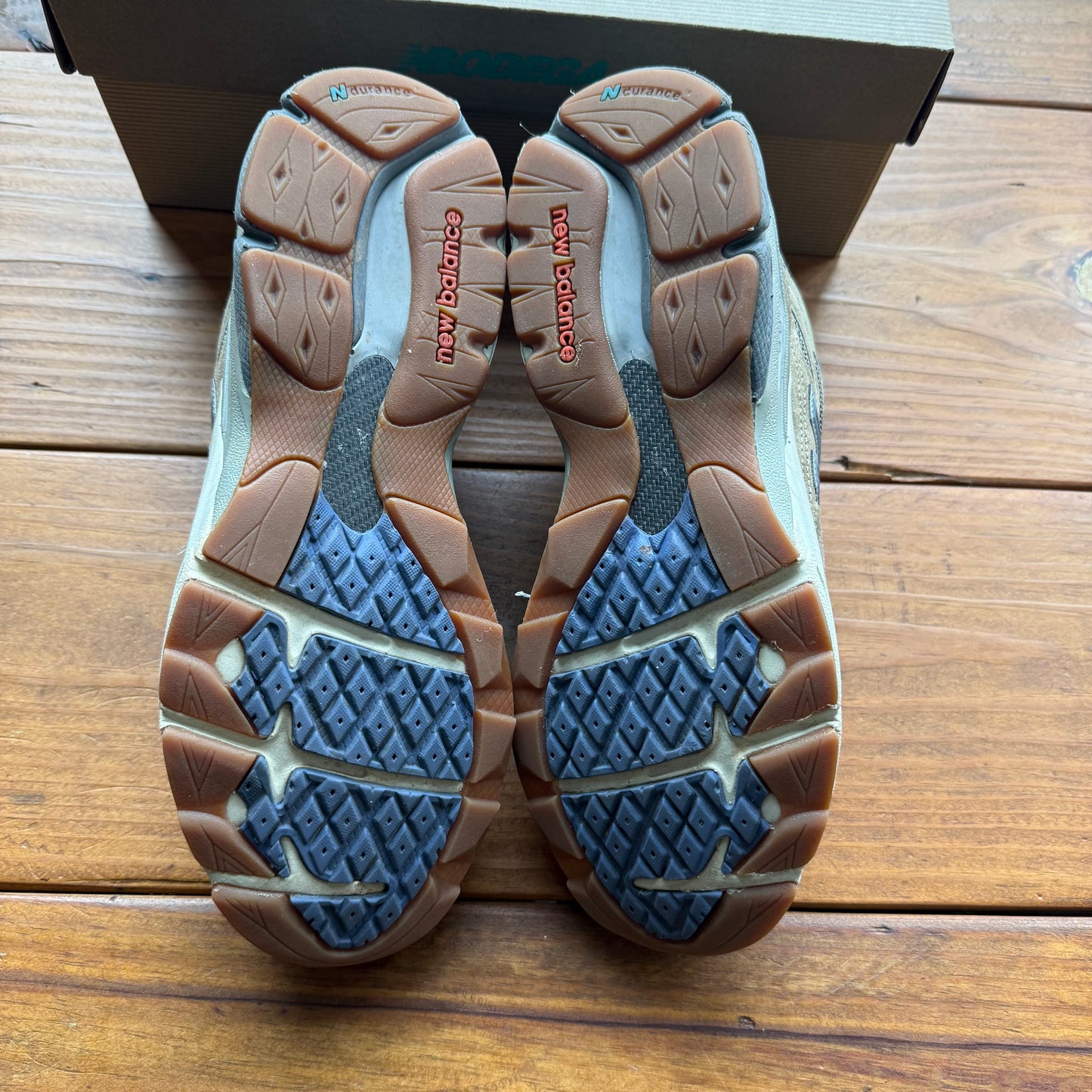 Talla 10 - New Balance Bodega x 990v3 Made In USA 'Anniversary' (Usado)