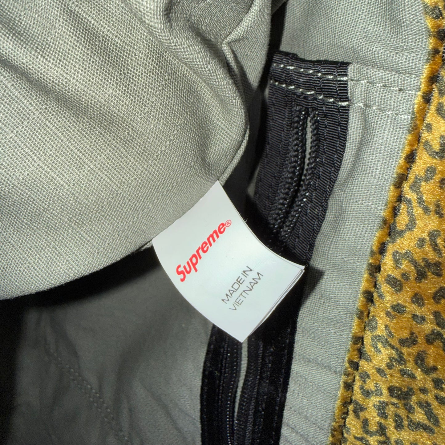 Bolso pequeño Supreme Velvet Messager 'Leopardo Marrón Claro'