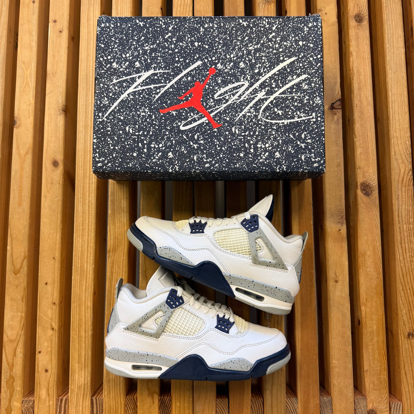 Size 9 - Jordan 4 Retro 'Midnight Navy' (Used)