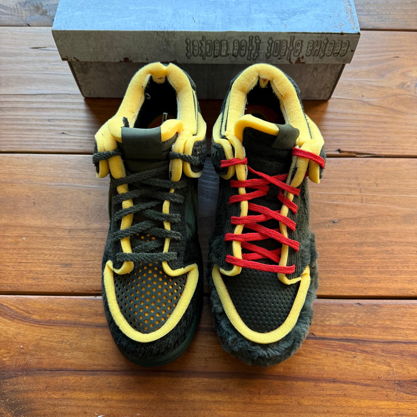 Talla 11.5 - Cactus Plant Flea Market x Dunk Low 'Swamp Sponge Pack - Sequoia' (Usado)