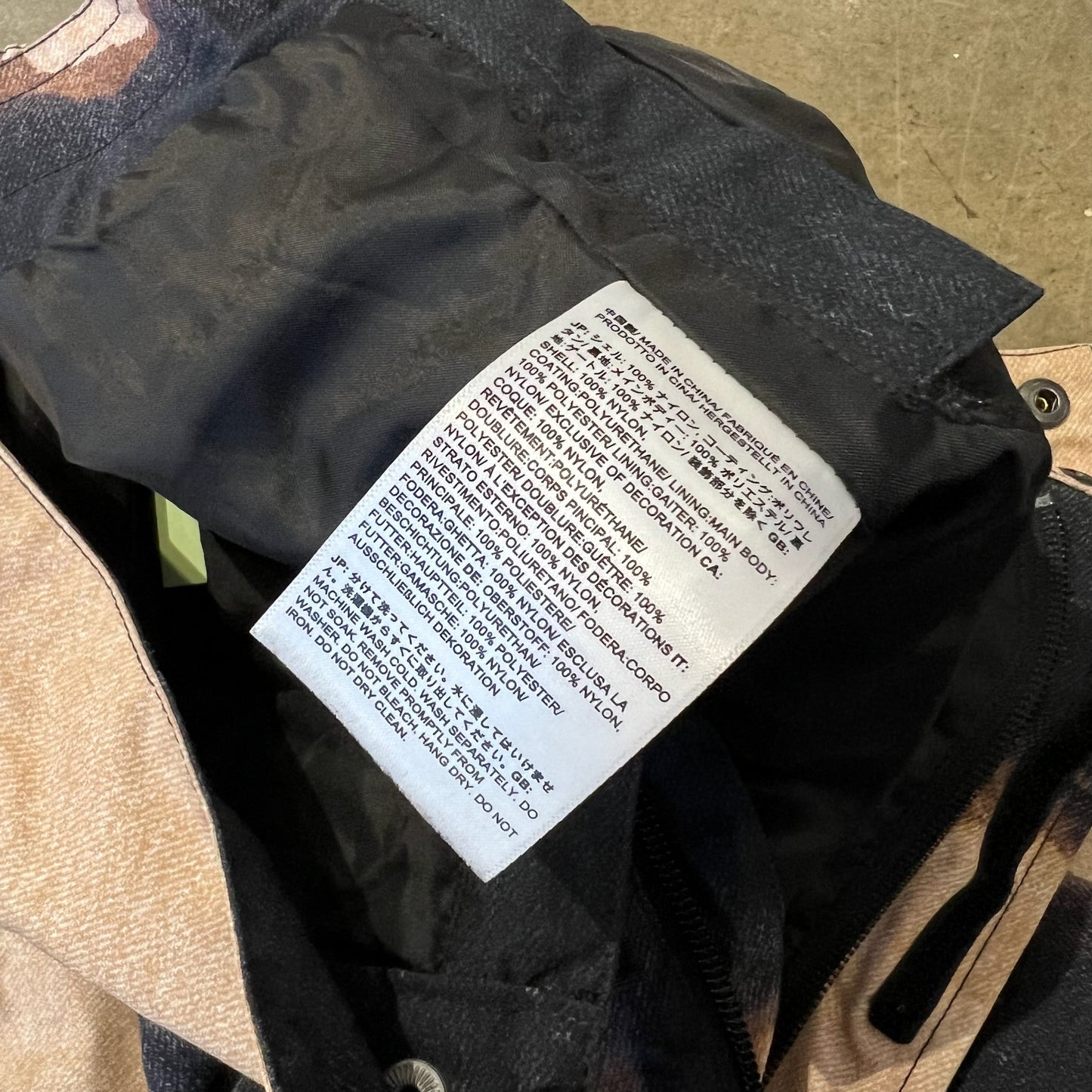 Large - Supreme The North Face Bleached Denim Print Mountain Pant (Used)