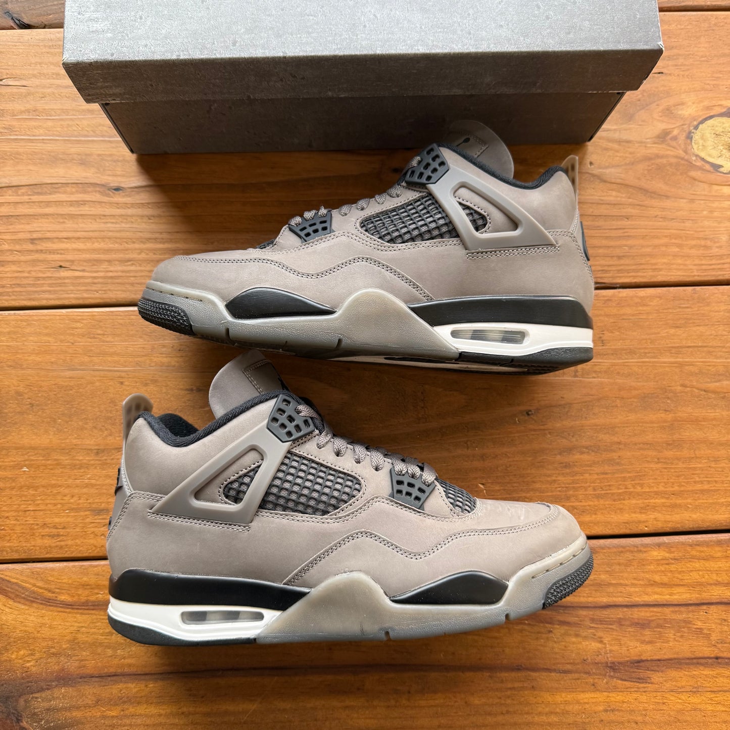 Größe 44,5 - Jordan 4 Retro 'Cave Stone' (Gebraucht)