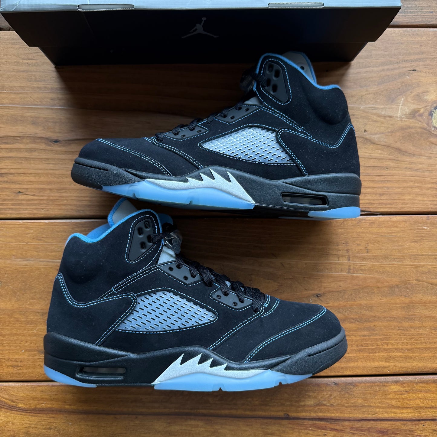 Size 10 - Jordan 5 Retro 'Black Carolina / UNC' 2026 (Used)