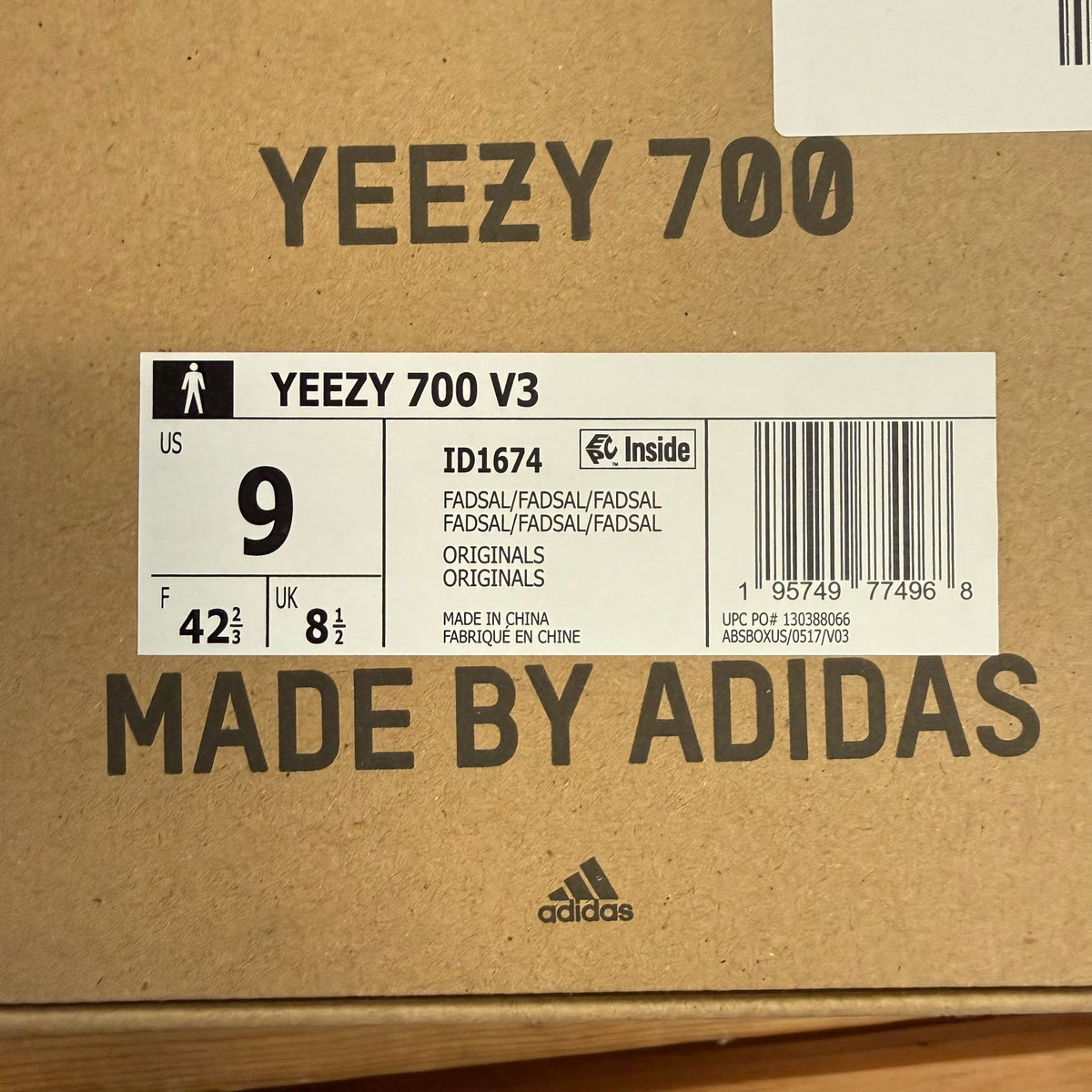 Size 9 - Men's Yeezy 700 V3 'Fade Salt' (Used)