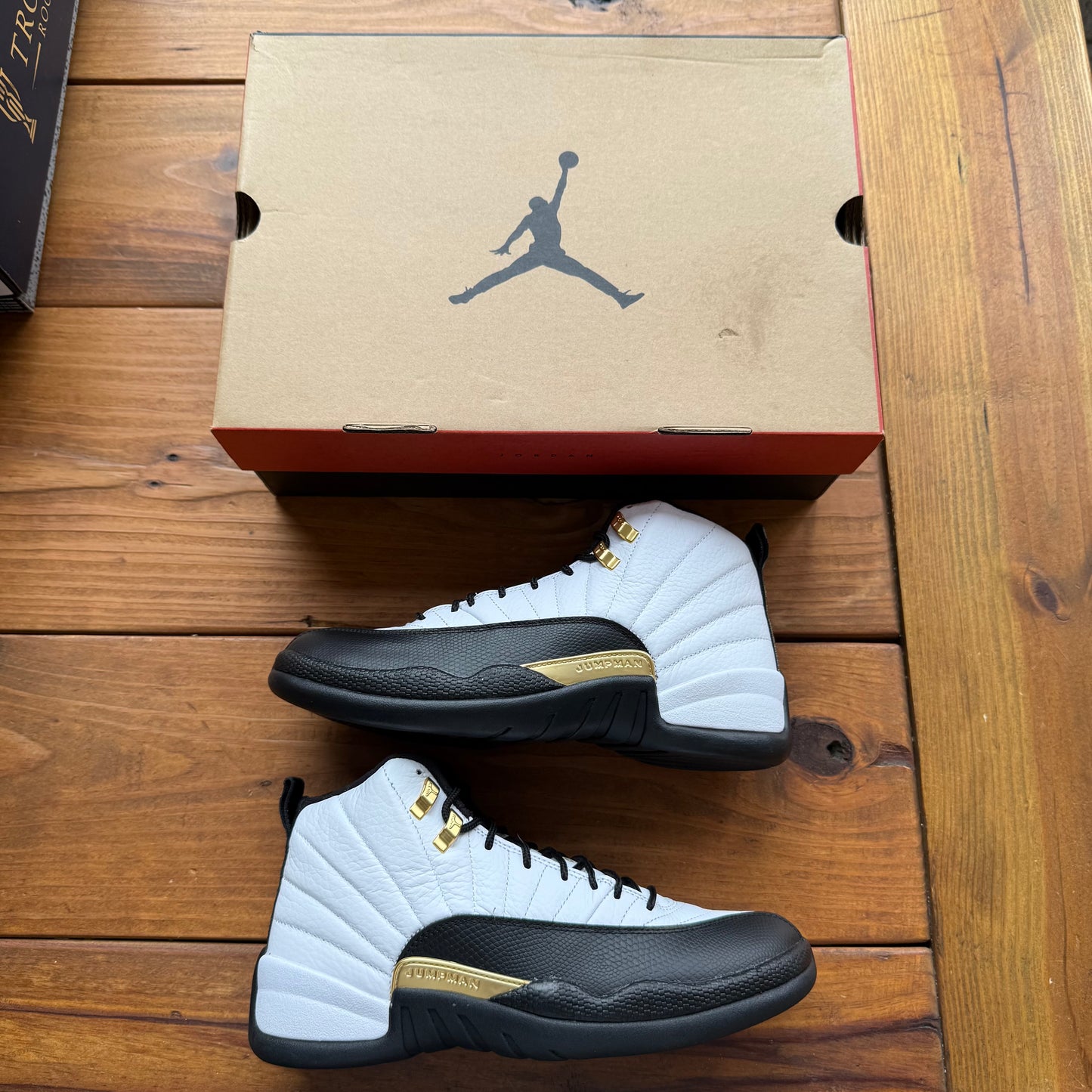 Größe 9.5 – Jordan 12 Retro 'Royalty' (Gebraucht)