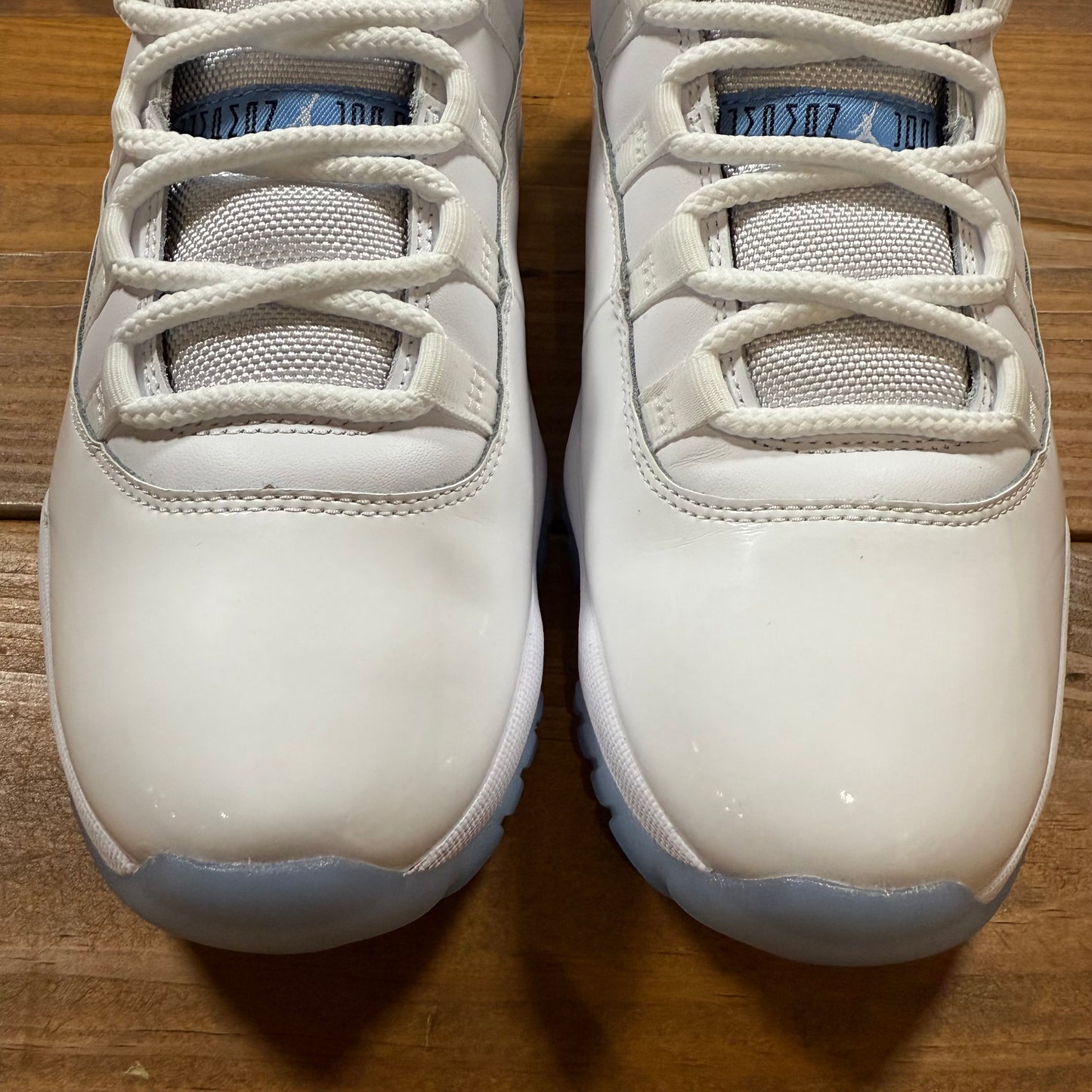 SIZE 9.5 - Jordan 11 Retro 'Columbia / Legend Blue' 2024 (Used)