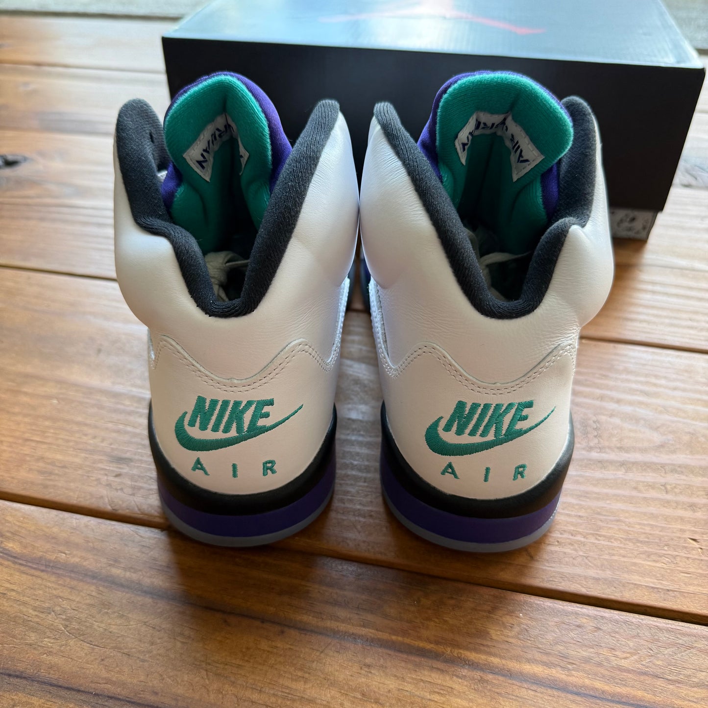 Größe 9.5 - Jordan 5 Retro 'Grape' 2025 (Gebraucht)