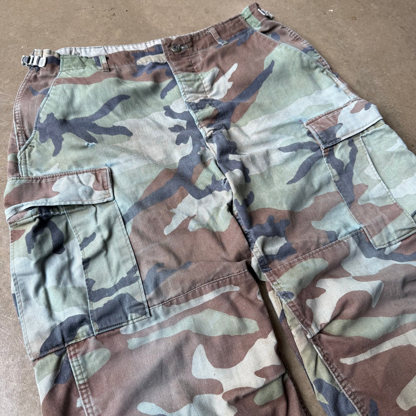 Size 34x20 Vintage Camo Long Shorts