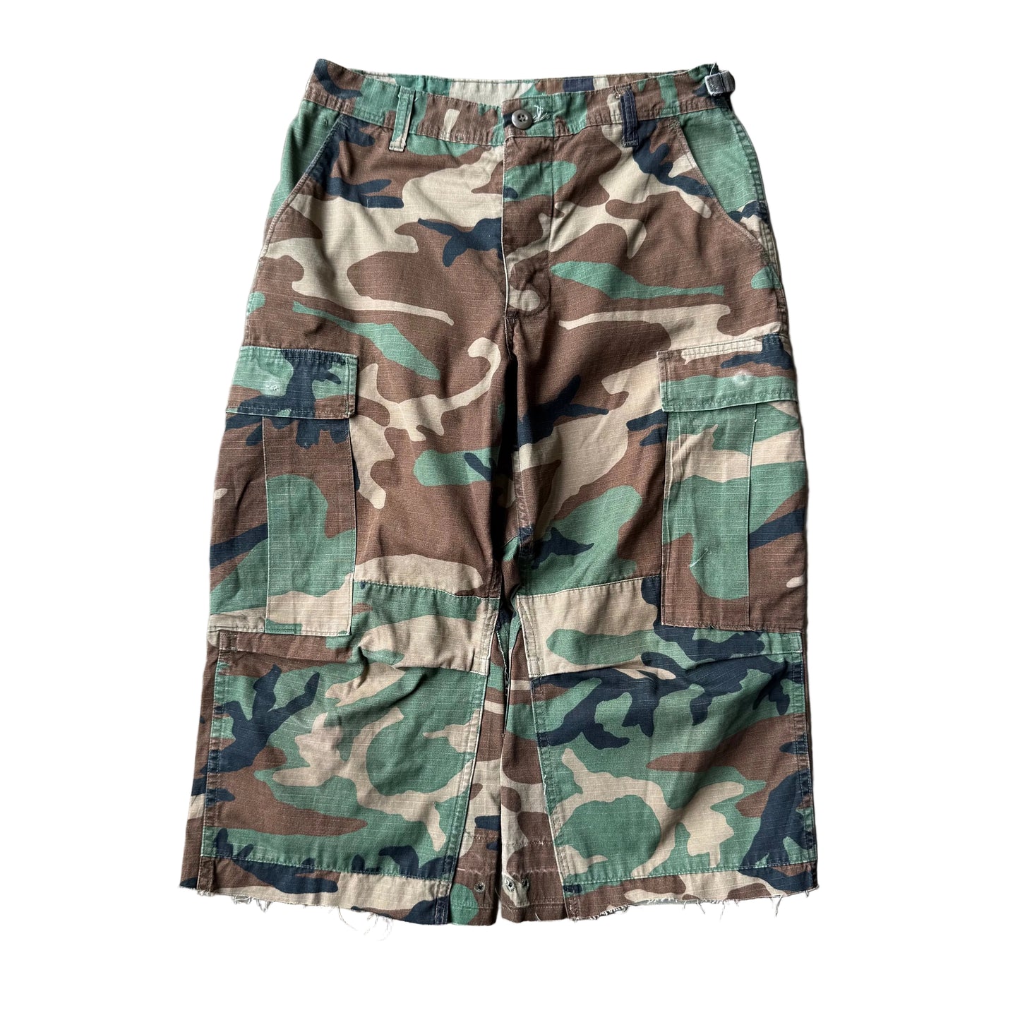 Size 30x19 Vintage Camo Long Short