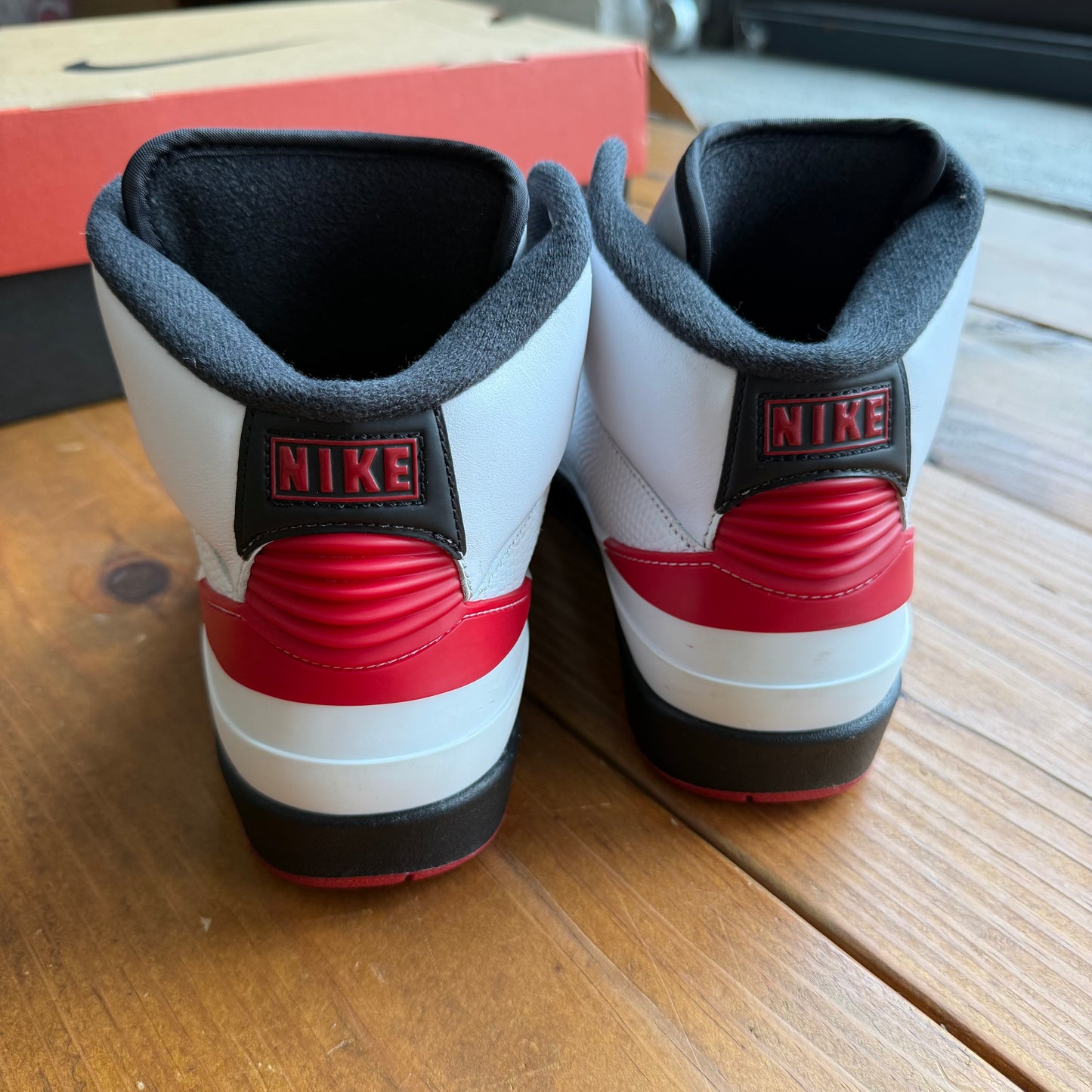 Size 9 - Jordan 2 Retro 'Chicago' 2022 (Used/Rep Box)