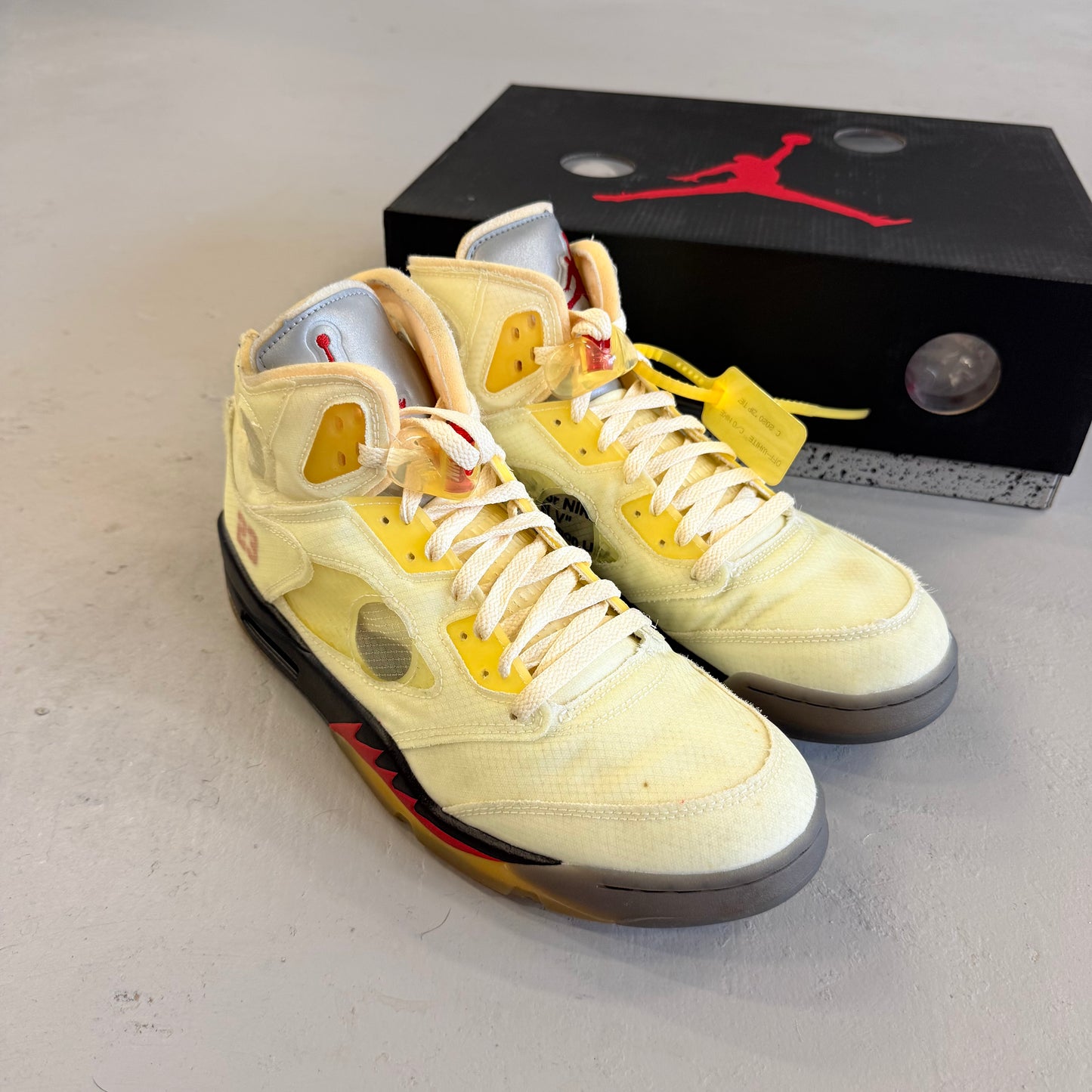 Size 11 - Off-White x Jordan 5 SP 'Sail' (Used)