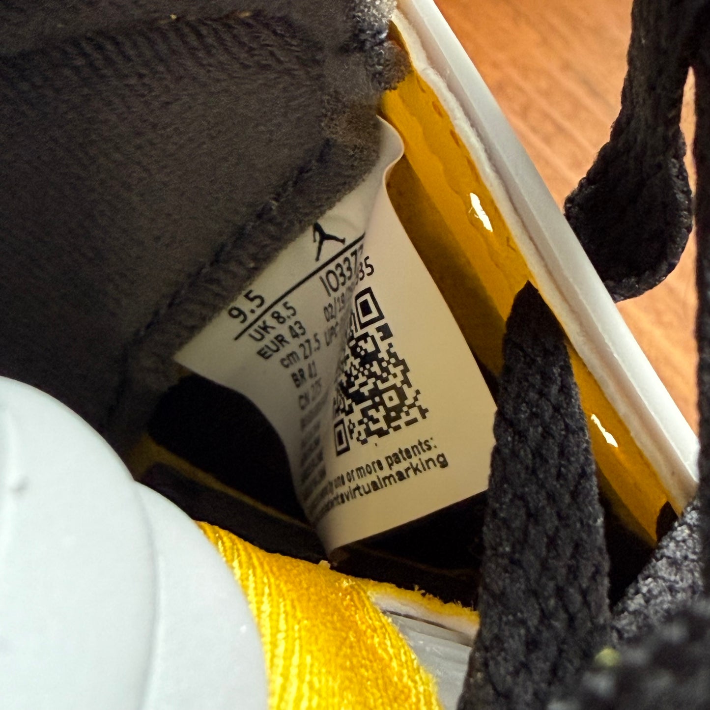 Talla 9.5 - Jordan 5 Retro T23 'Tokyo' 2025 (Usado)