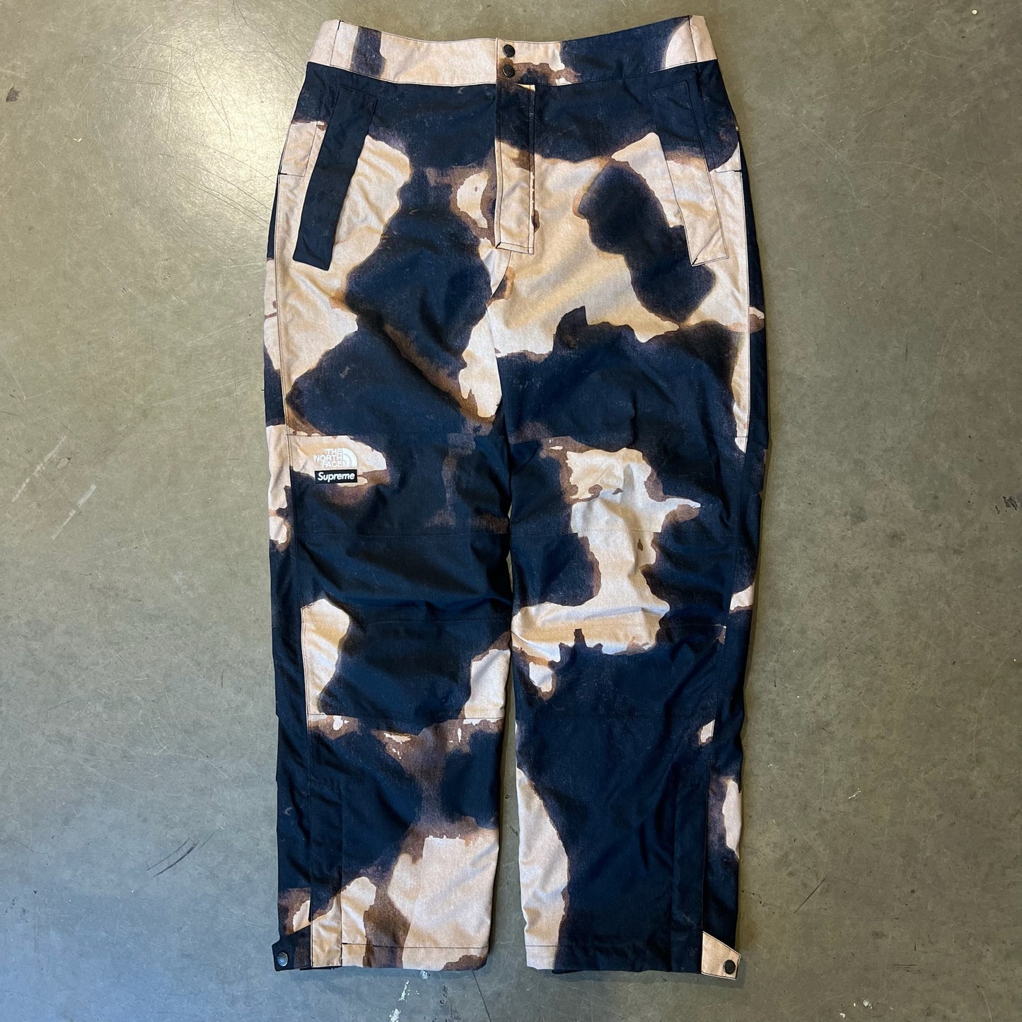 Large - Supreme The North Face Bleached Denim Print Mountain Pant (Used)