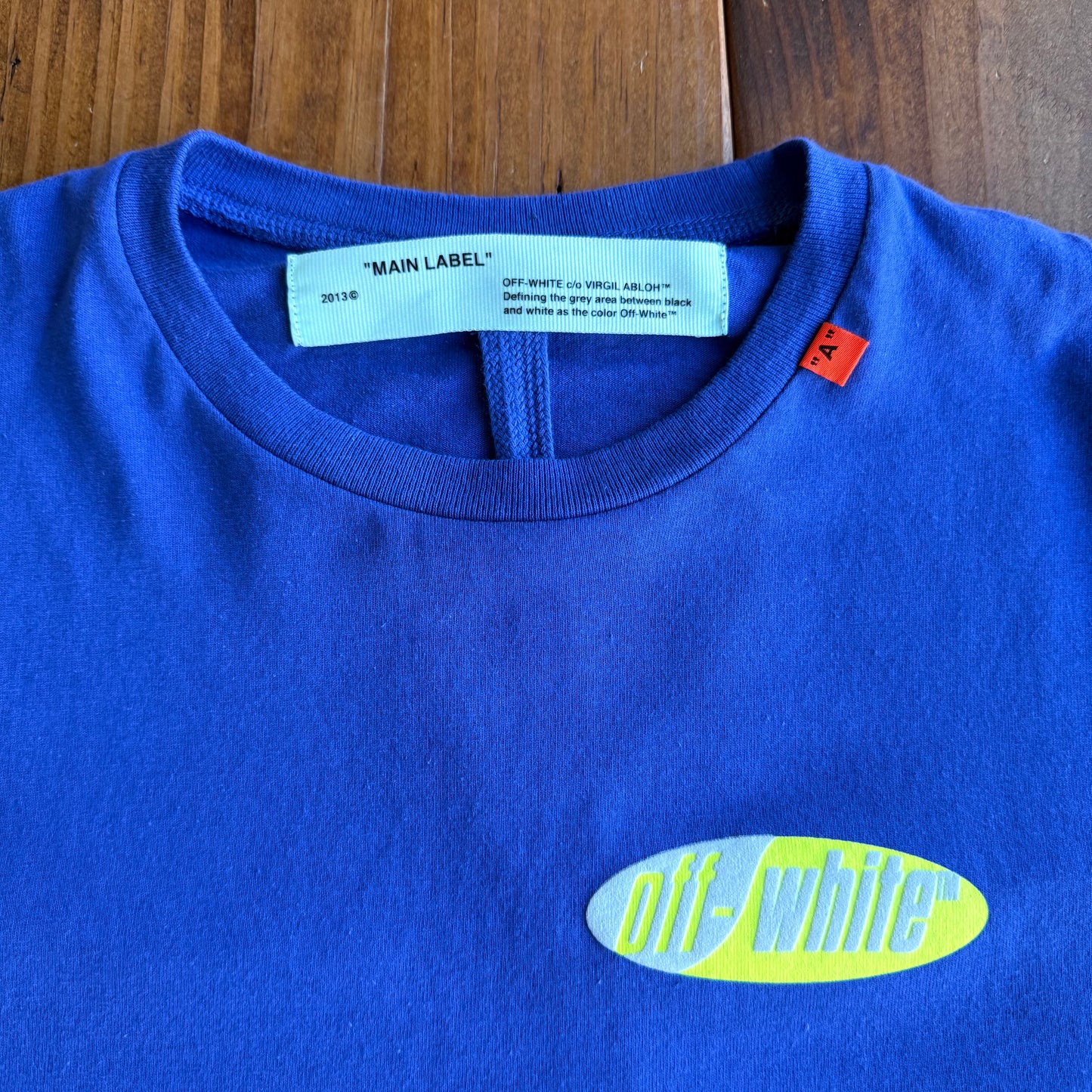 Medium – Off White Split Arrows Blau Langarm