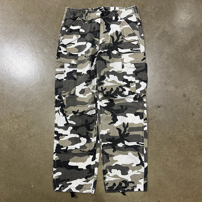SIZE 30 - Stussy Cargo Pants (Used)