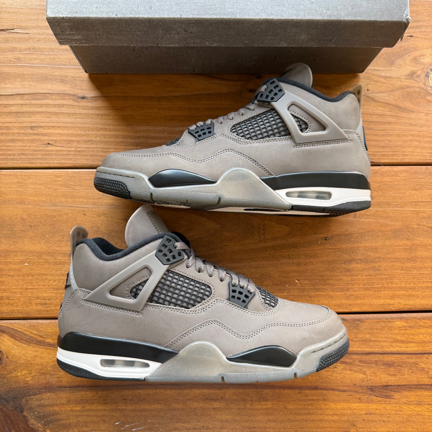 Talla 11 - Jordan 4 Retro 'Cave Stone' (Usadas)
