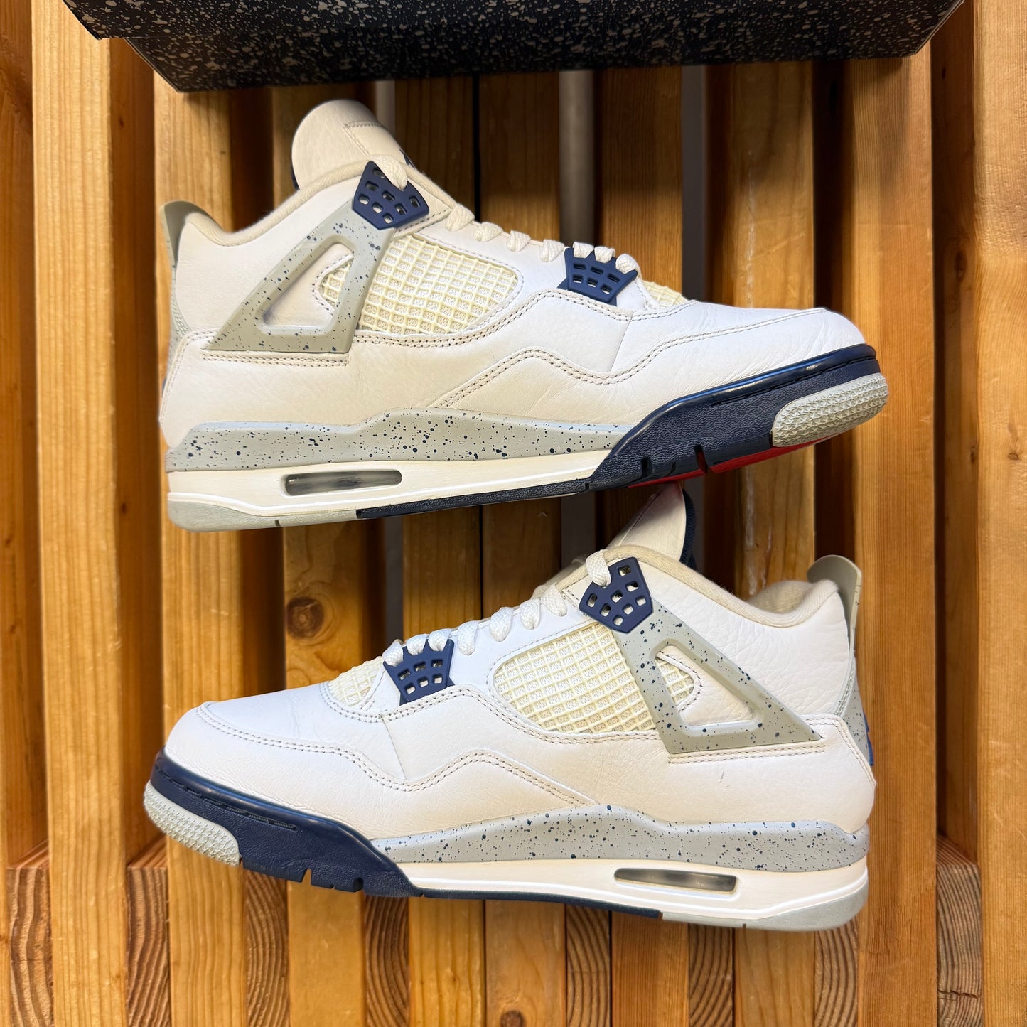 Size 9 - Jordan 4 Retro 'Midnight Navy' (Used)
