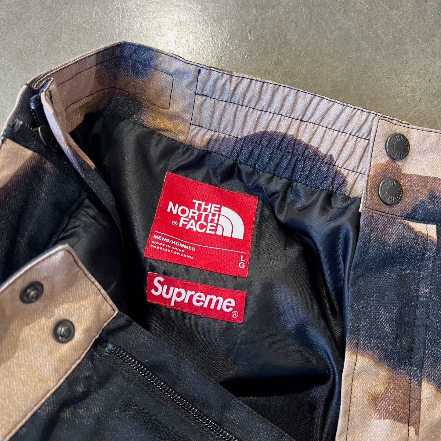 Large - Supreme The North Face Bleached Denim Print Mountain Pant (Used)