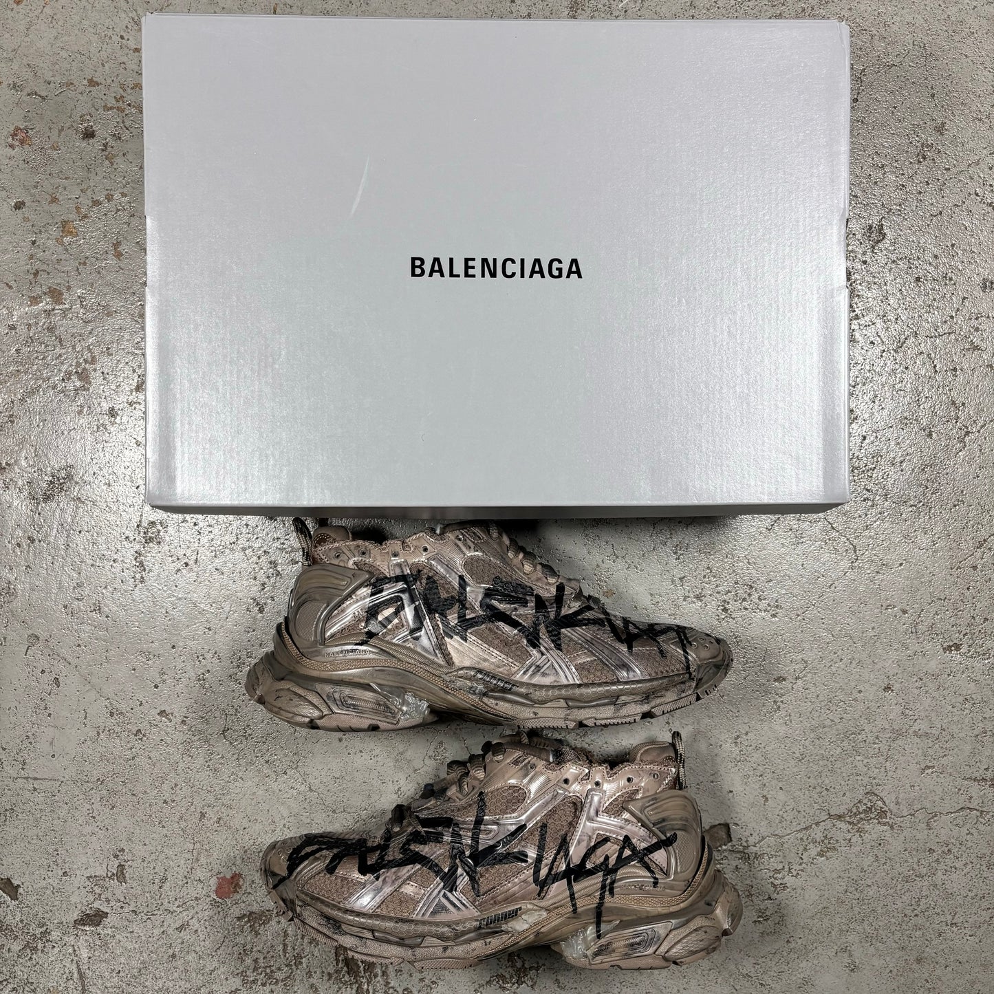 BB RUNNER GRAFFITI SNEAKER (USED)