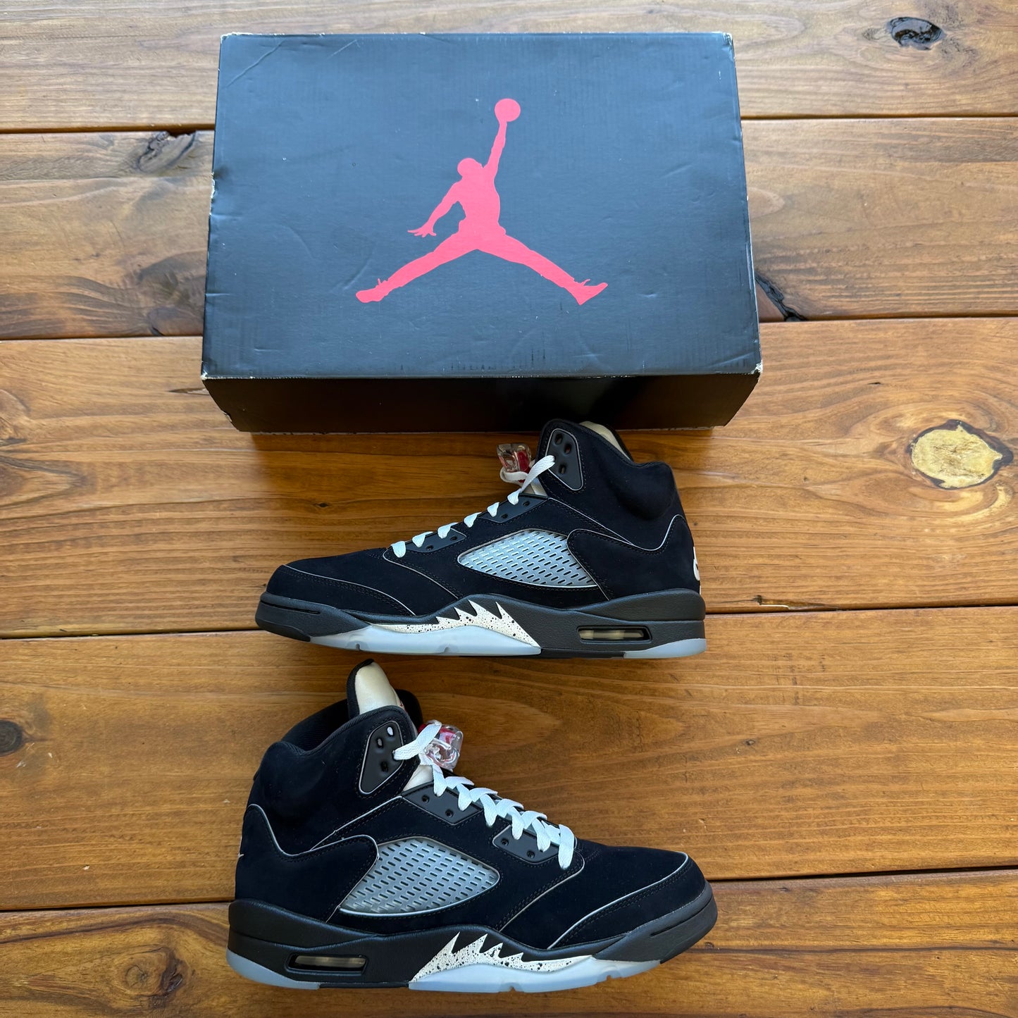 Talla 10 - Jordan 5 Retro OG 'Black Metallic Reimagined' (Usado)