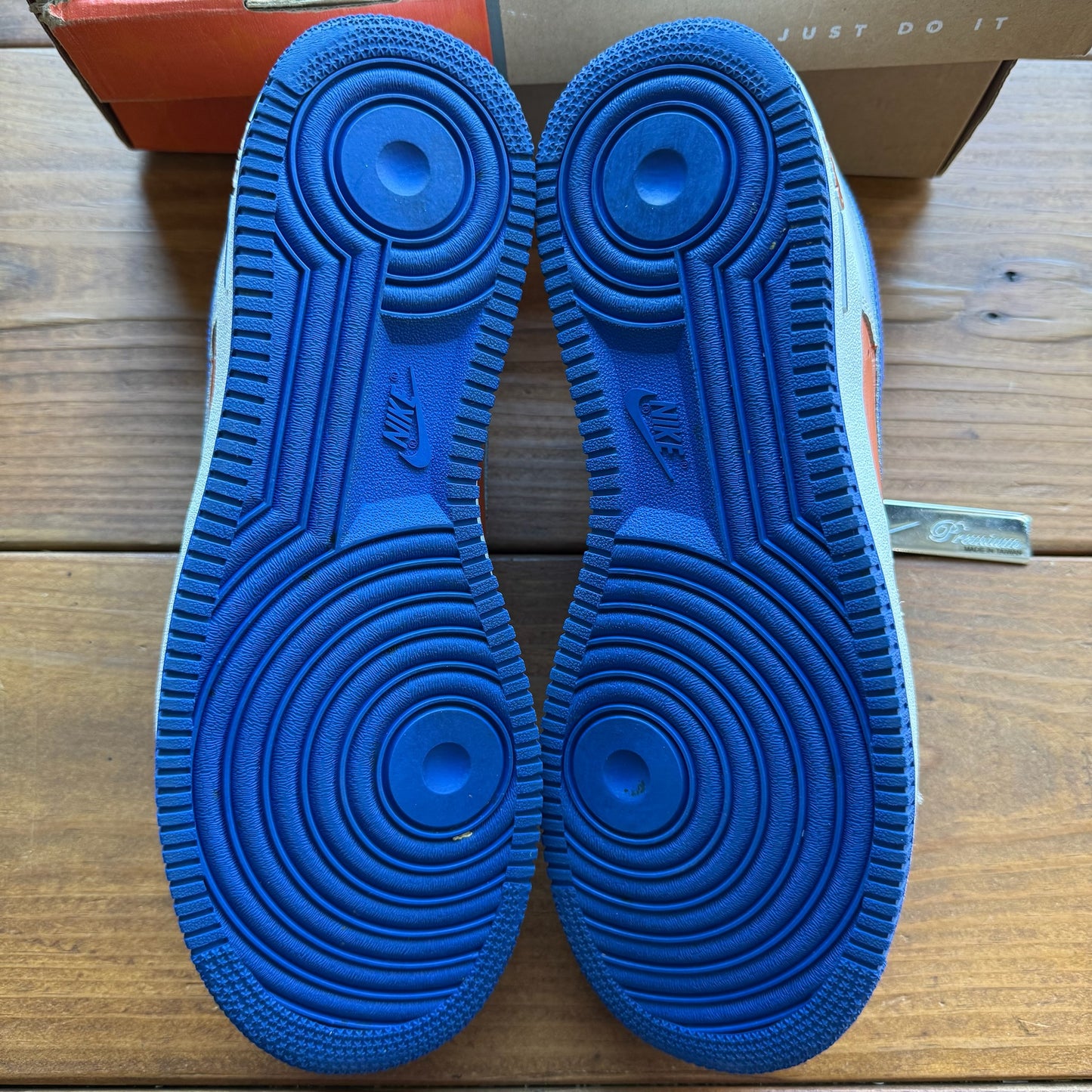 Size 10.5 - Air Force 1 Premium 'Holland World Cup' (Used)