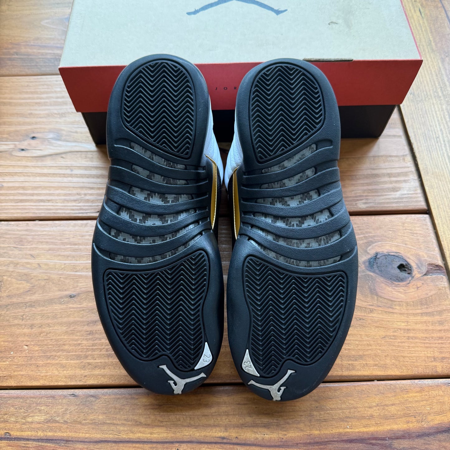 Größe 9.5 – Jordan 12 Retro 'Royalty' (Gebraucht)