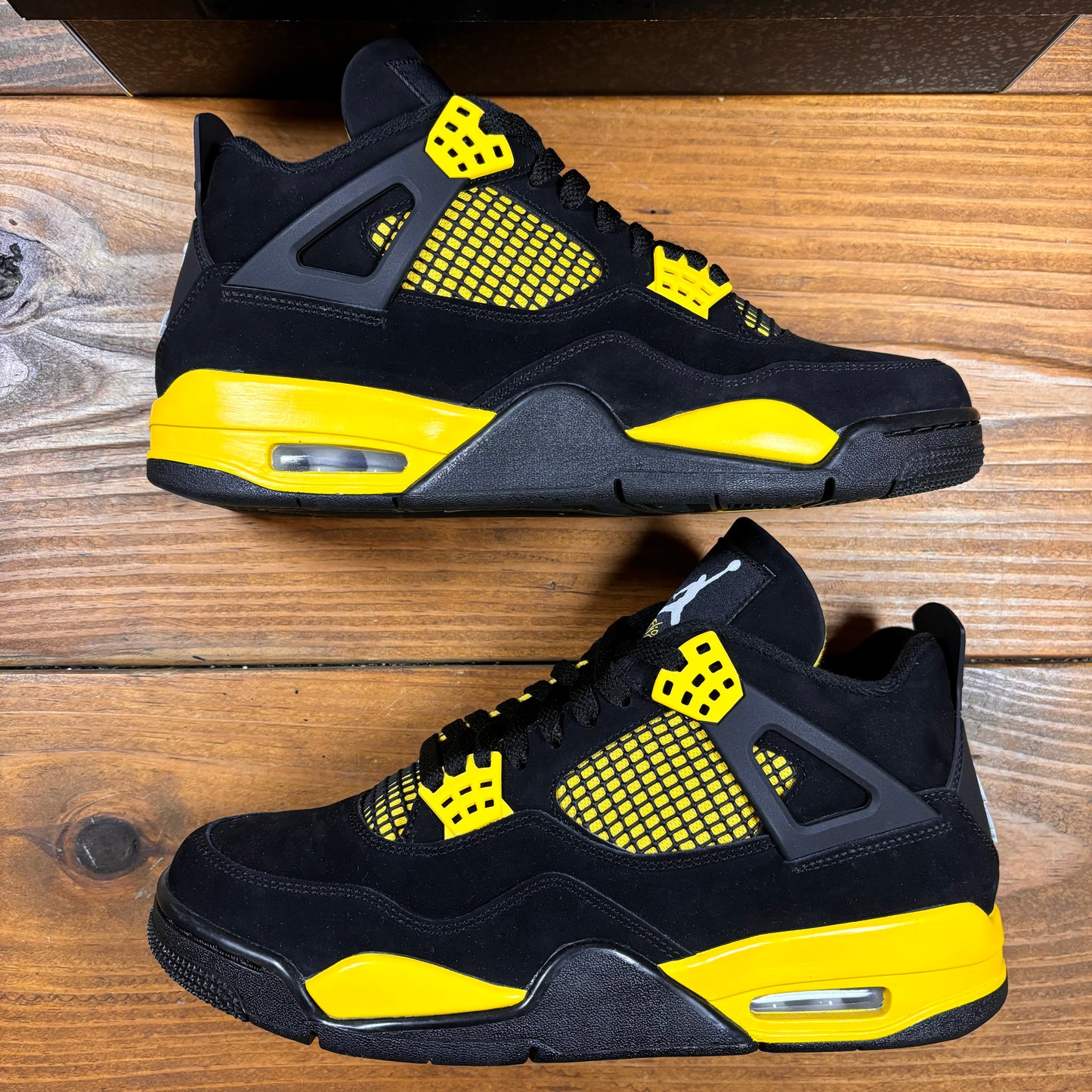 Jordan 4 Retro 'Thunder' 2023 (Used)