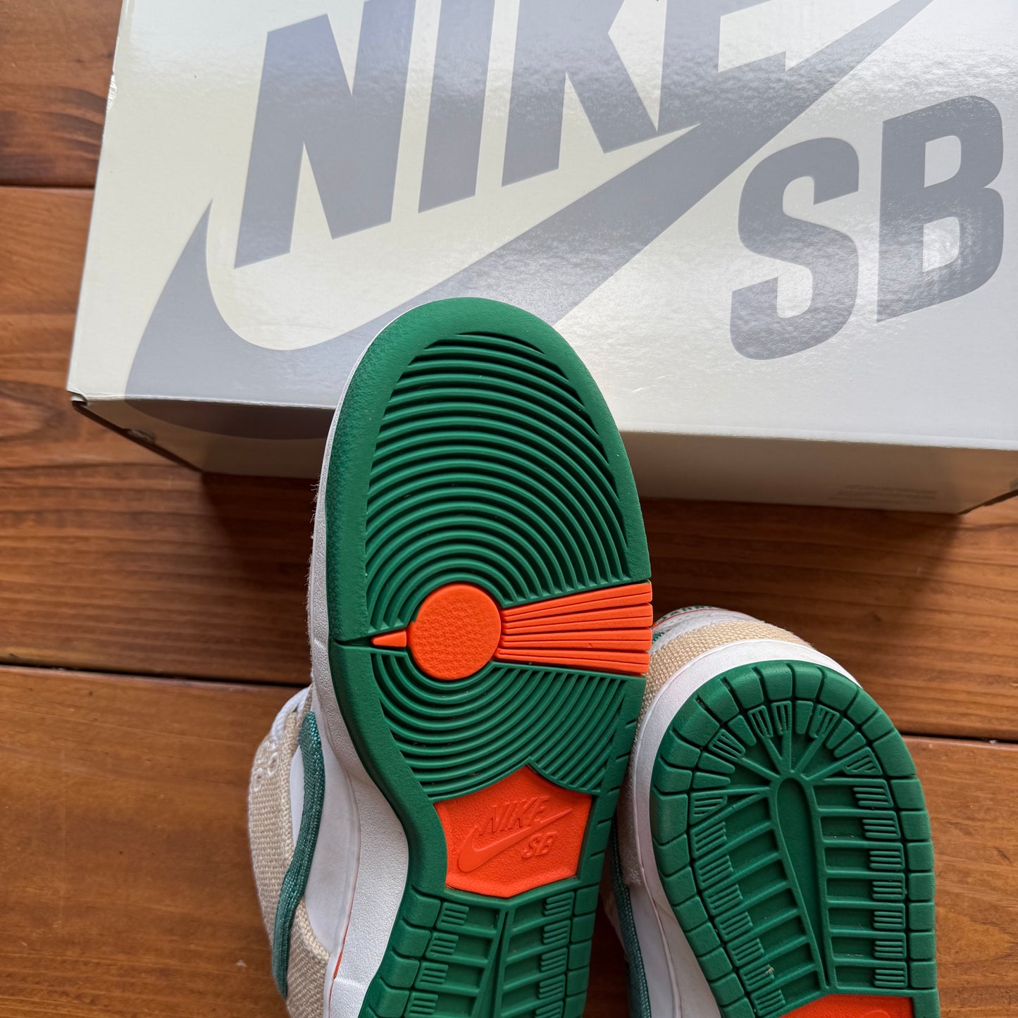 Größe 9,5 – Jarritos x Dunk Low SB (Gebraucht)