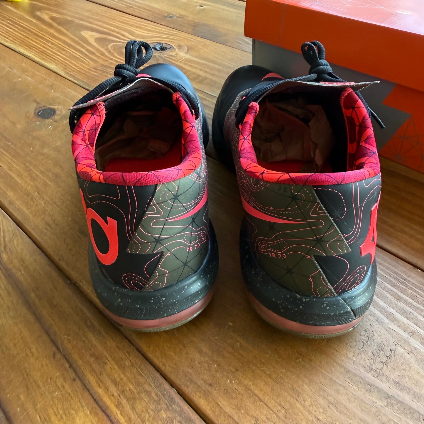 Size 10.5 - KD 6 'Meteorology' (Used)