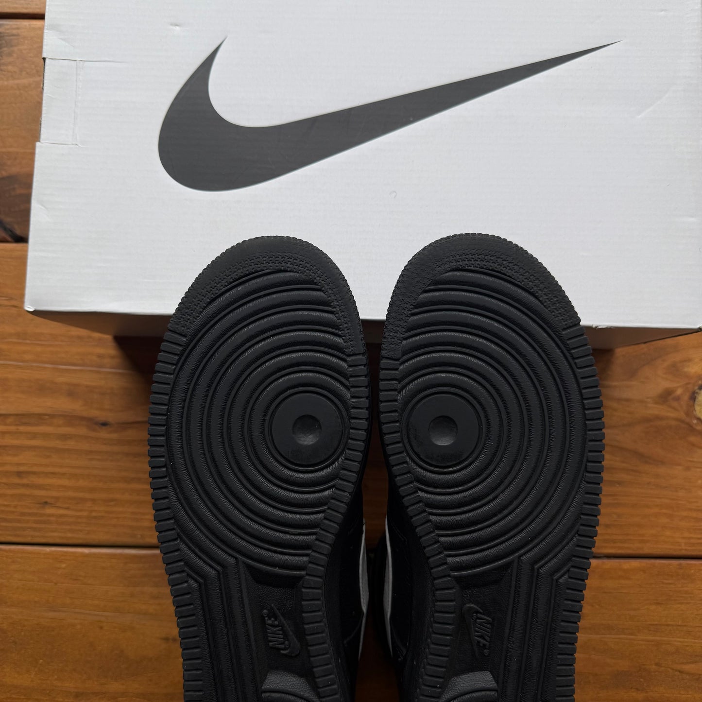 Talla 10.5 - 1017 ALYX 9SM x Air Force 1 High 'Negro Blanco' (Usado)