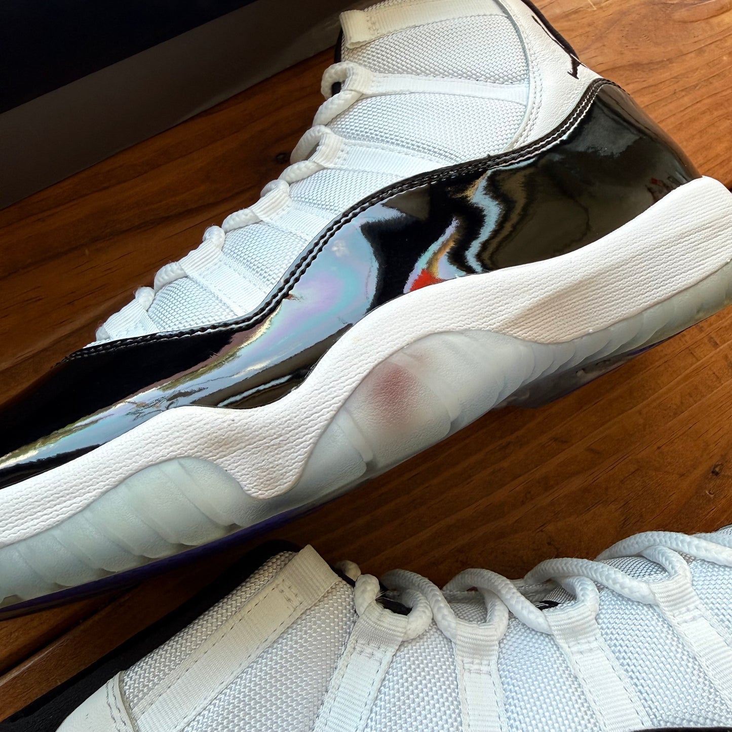 Size 10 - Jordan 11 Retro 'Concord' 2018 (Used)