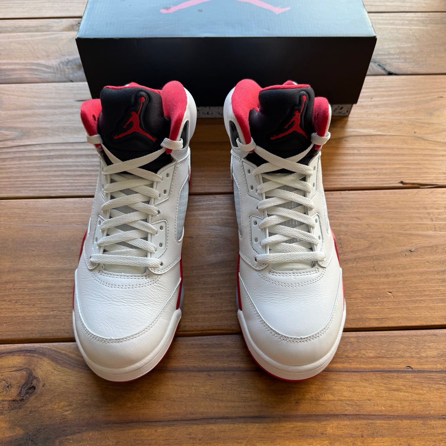 Größe 9.5 - Jordan 5 Retro 'Fire Red' 2025 (Gebraucht)