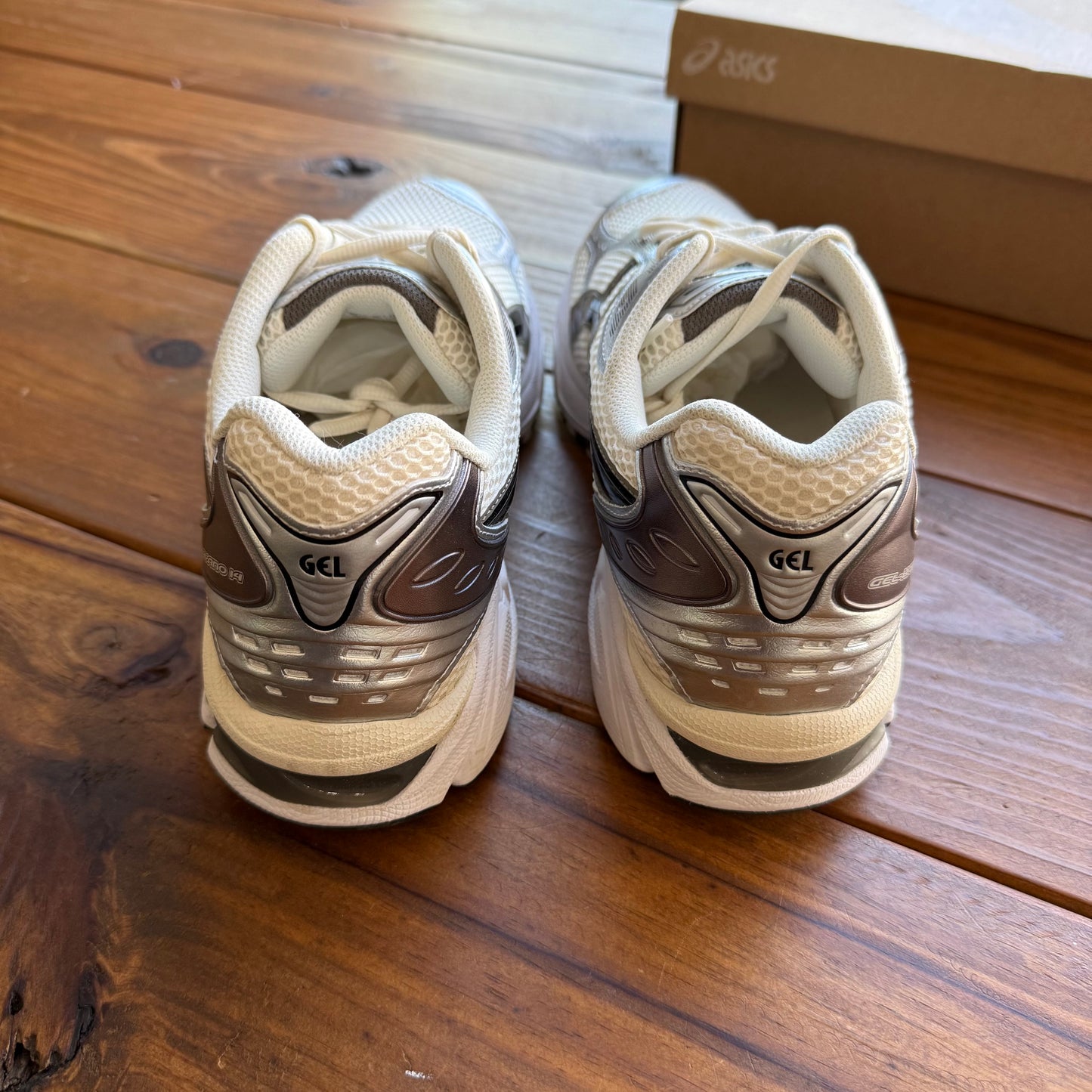 Talla 11.5 - Gel Kayano 14 'Silver Cream' (Usado)