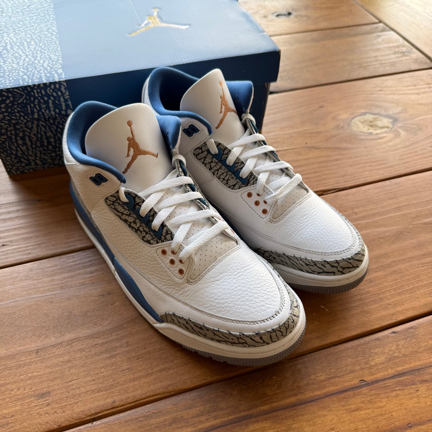 Talla 11.5 - Jordan 3 Retro 'Washington Wizards' (Usado)