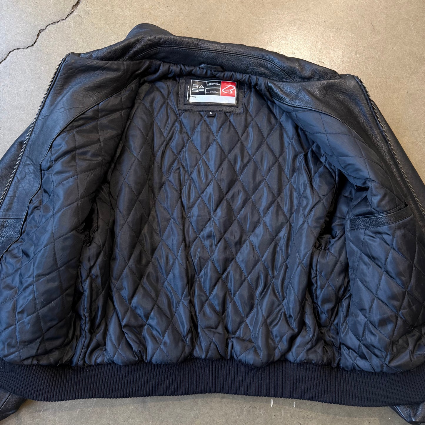 Small - Raspberry Hills GV Gallery Lederjacke