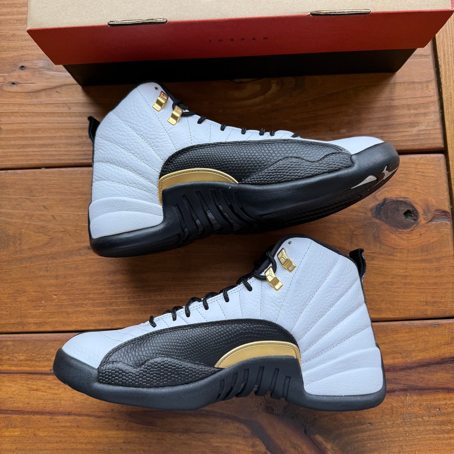 Größe 9.5 – Jordan 12 Retro 'Royalty' (Gebraucht)