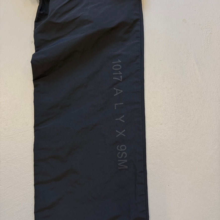 Medium - Alyx 1017 tactical cargo pants (Pre-Owned)