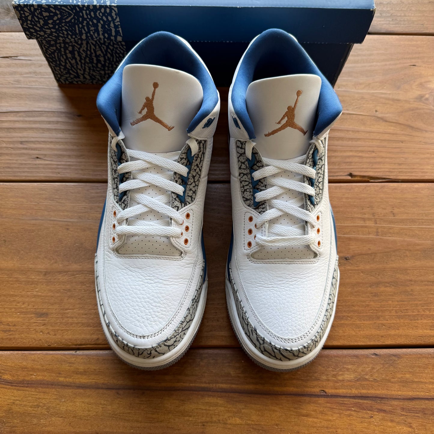 Talla 11.5 - Jordan 3 Retro 'Washington Wizards' (Usado)