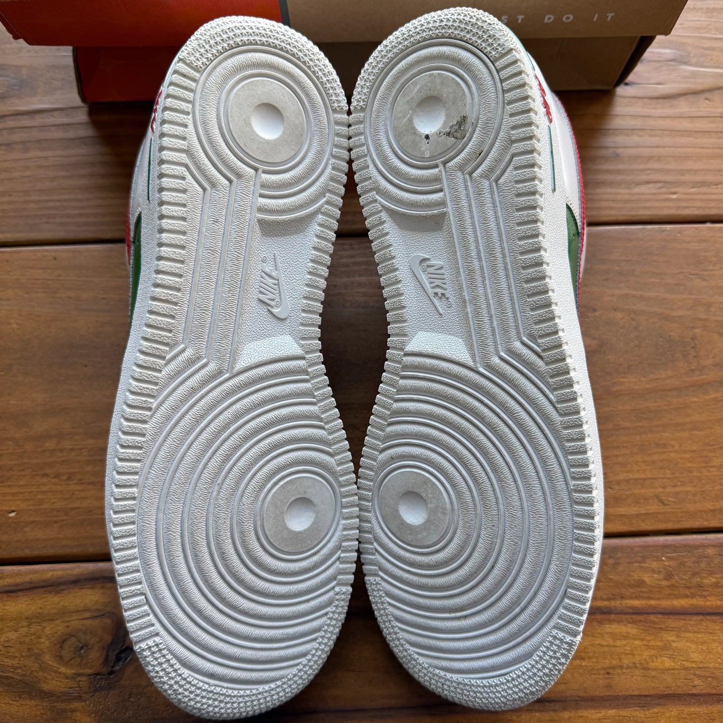 Size 10.5 - Air Force 1 Premium 'Mexico World Cup' (Used)