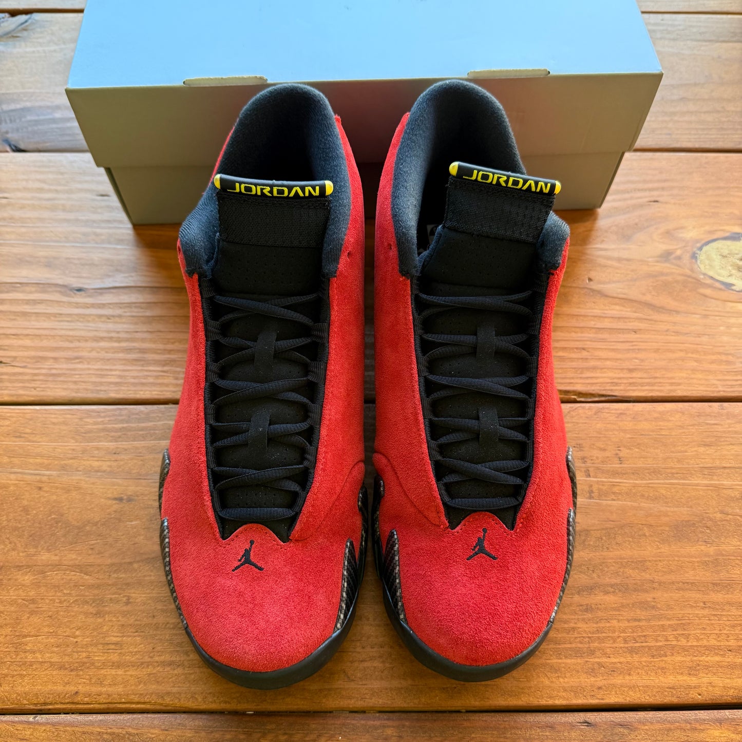 Größe 45,5 - Jordan 14 Retro 'Ferrari' 2025 (Gebraucht)