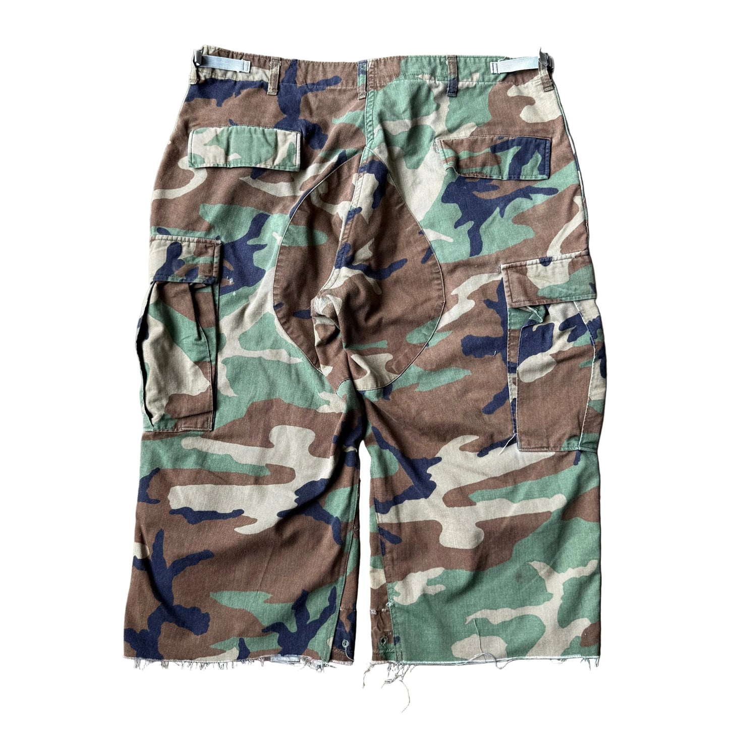 Size 38x20 Vintage Camo Long Short