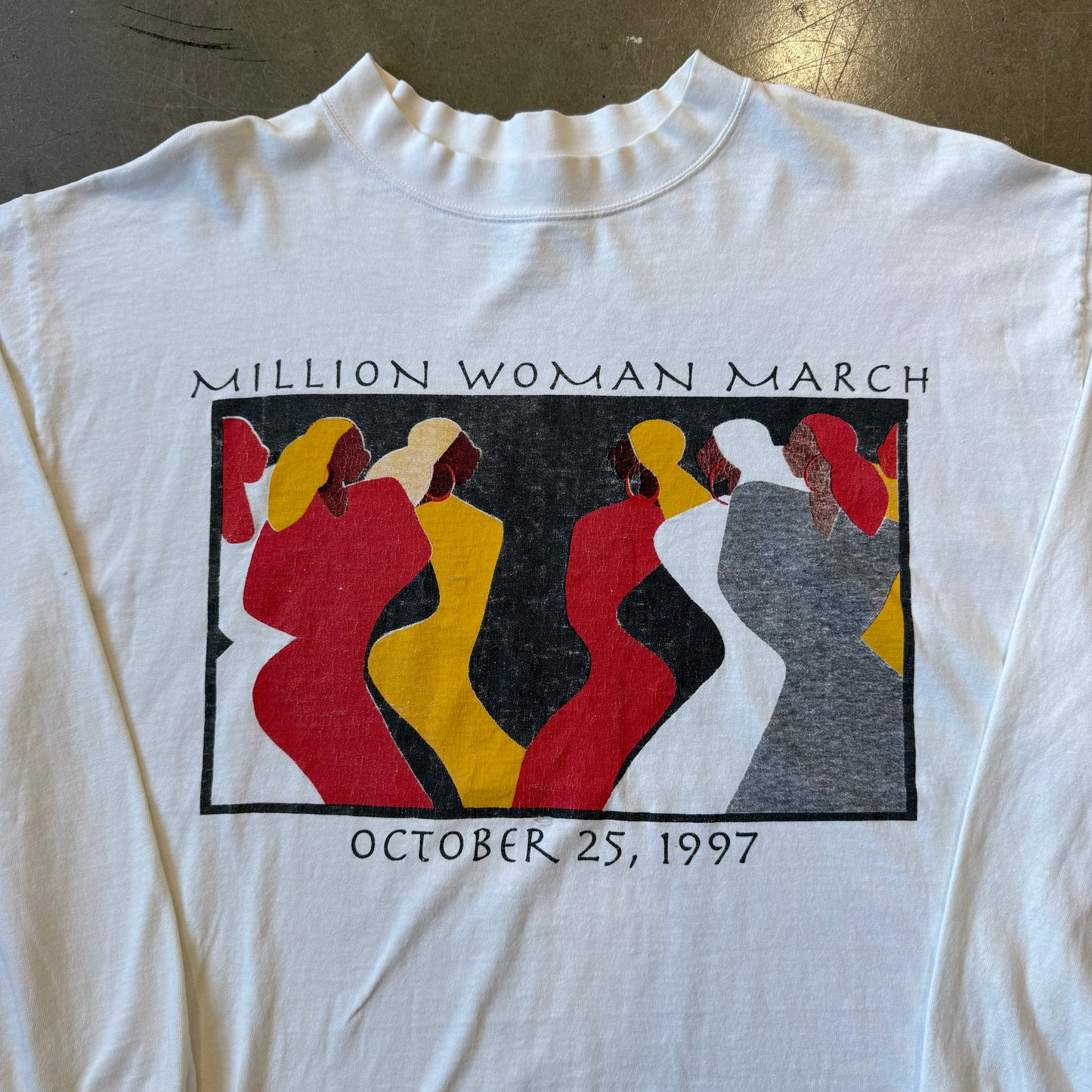 Grande - Camiseta manga larga Vintage Million Woman March