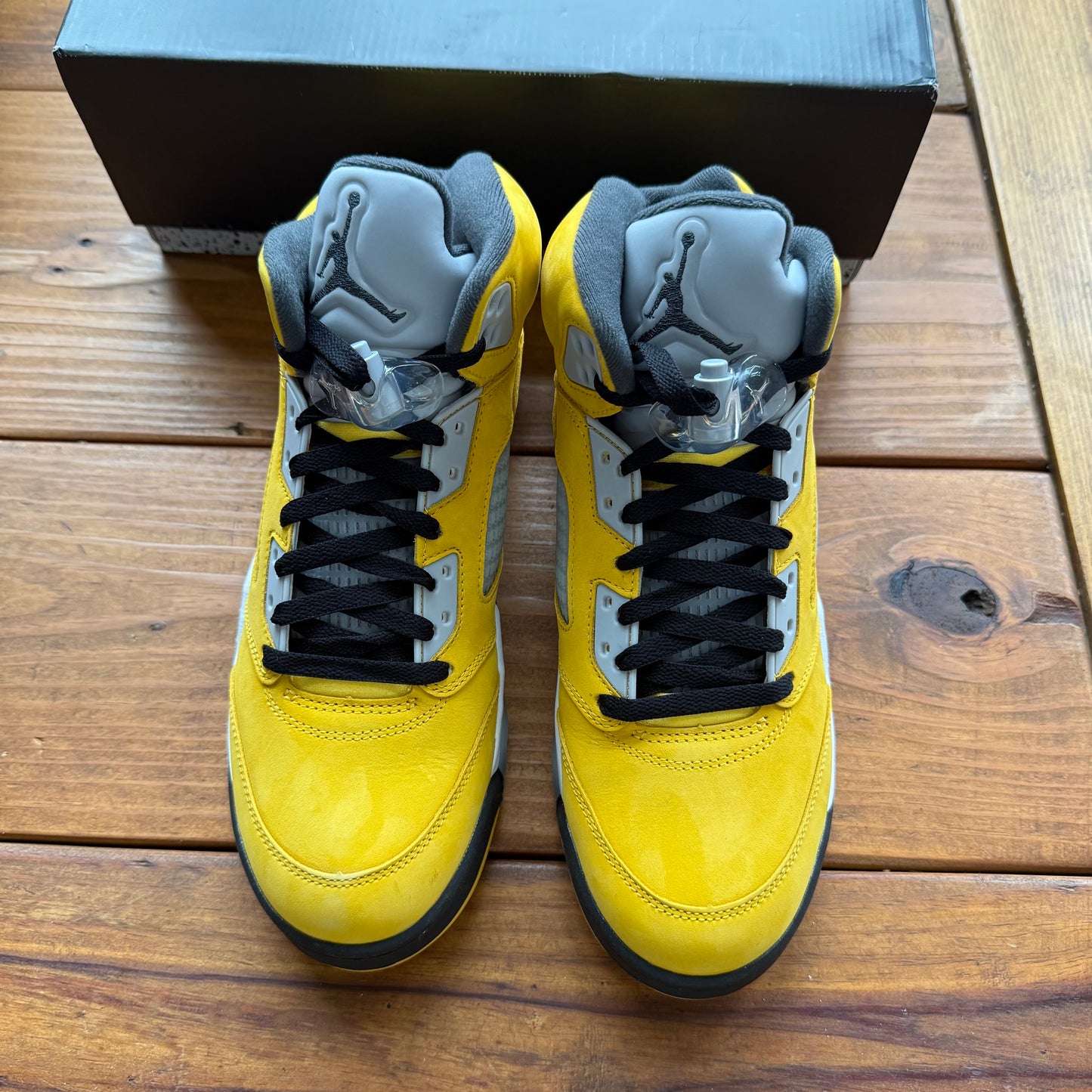 Talla 9.5 - Jordan 5 Retro T23 'Tokyo' 2025 (Usado)
