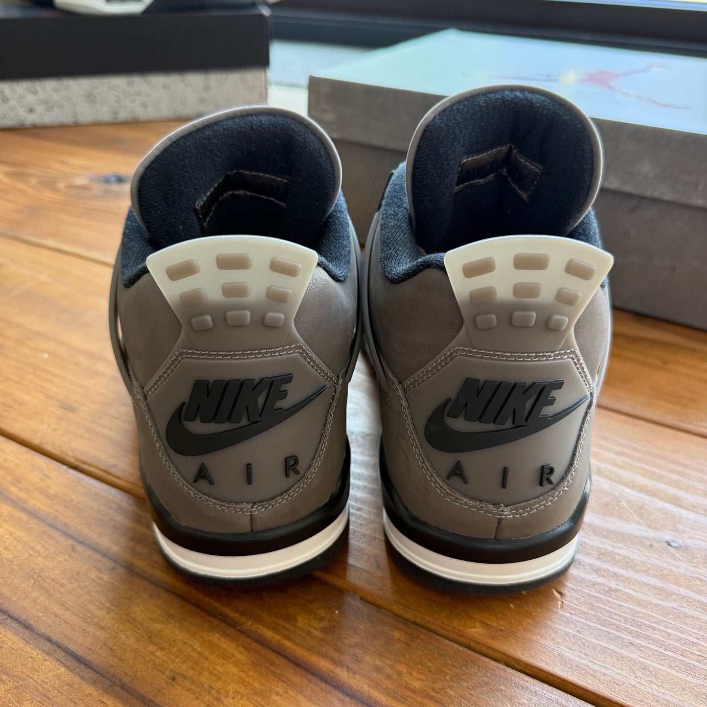 Talla 11 - Jordan 4 Retro 'Cave Stone' (Usadas)