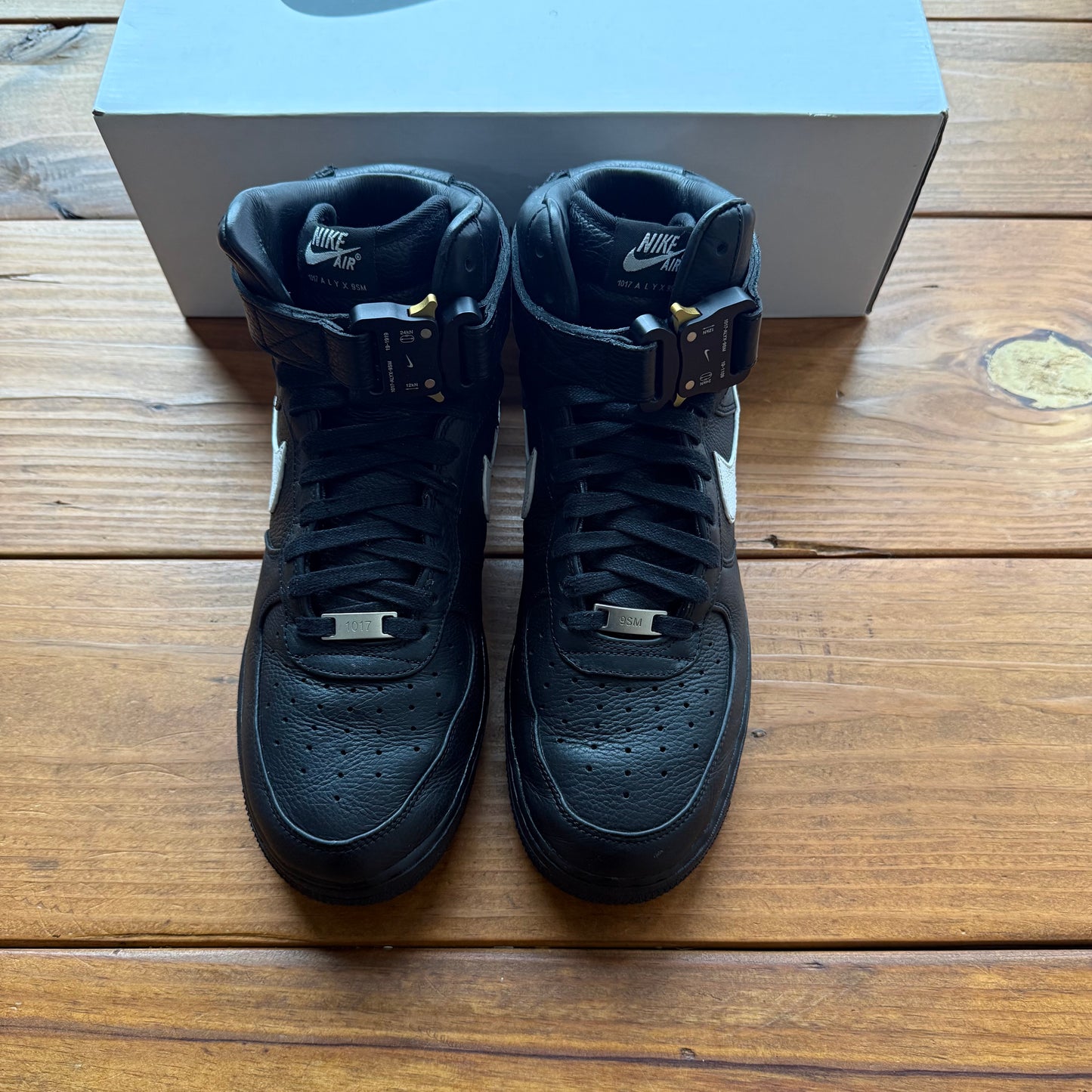 Talla 10.5 - 1017 ALYX 9SM x Air Force 1 High 'Negro Blanco' (Usado)