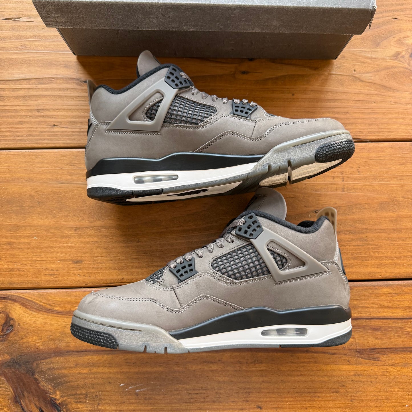 Talla 11 - Jordan 4 Retro 'Cave Stone' (Usadas)