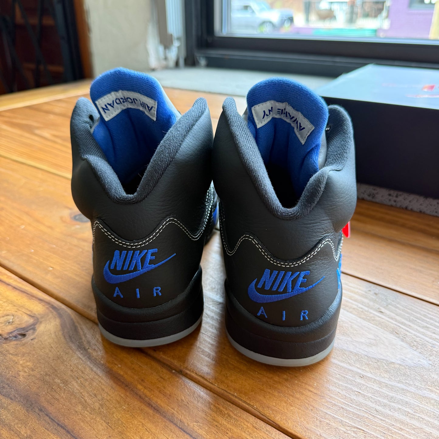 Größe 44 - Awake NY x Jordan 5 Retro 'Boro - Racer Blue' (gebraucht)