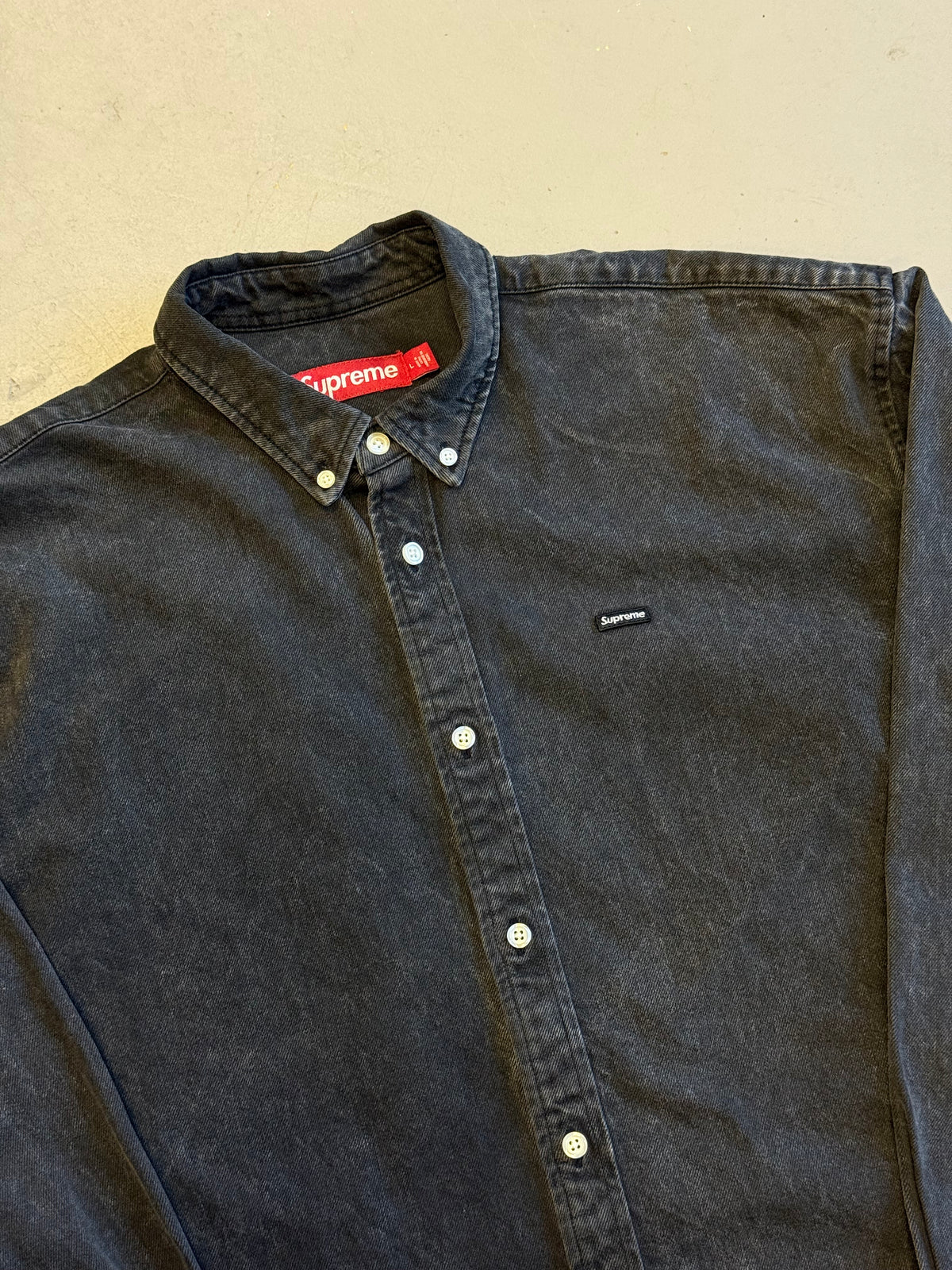 Supreme Small Box Shirt FW26 (Pre-Owned) - Large
